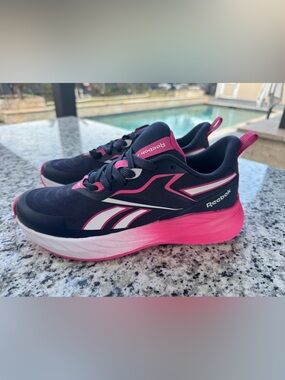 Reebok Women's Navy and Pink Athletic Running Sneakers size 9